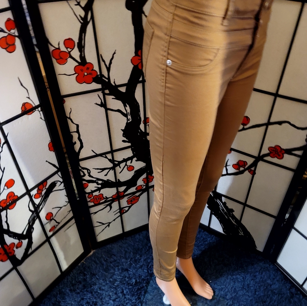 NO BOUNDARIES SIZE 5 JEANS/HIGH 3 BUTTON WAIST - Picture 4 of 5